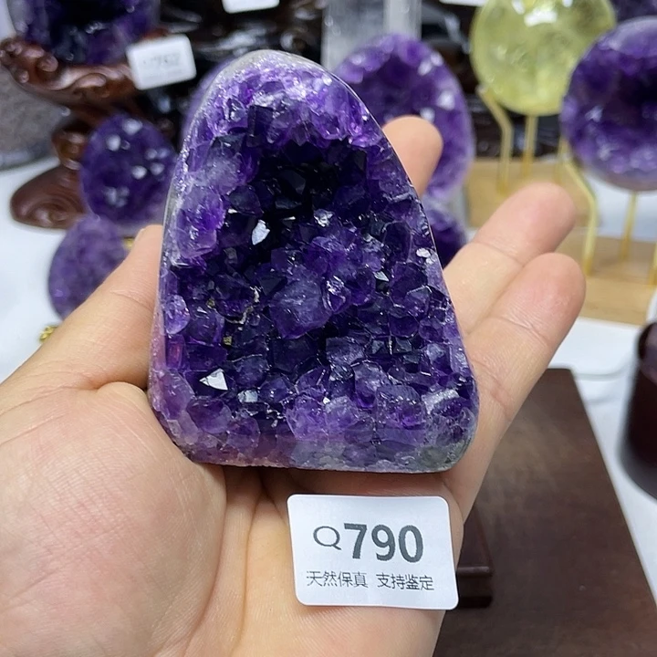 未镶嵌水晶大型摆件（非配饰）