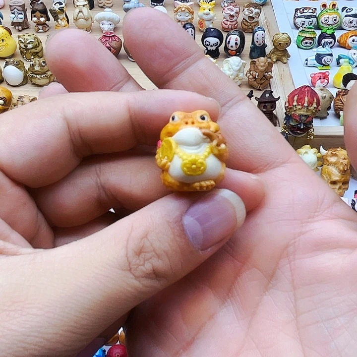 桃核吊坠零零落落