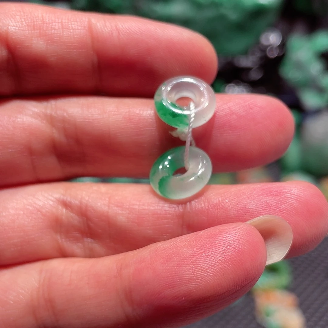 石英质玉颈饰未镶嵌鲍*