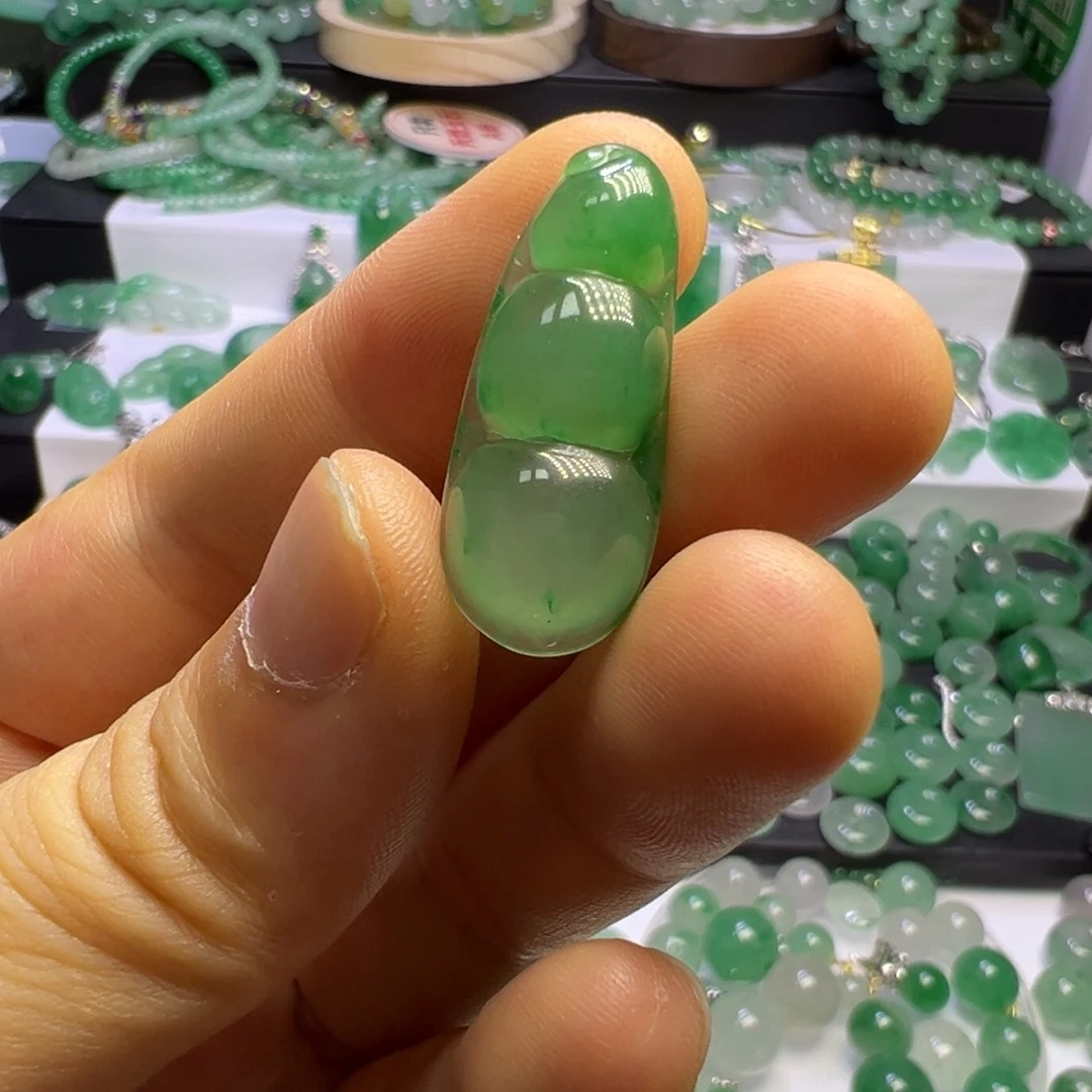 石英质玉（非洲翠）非洲翠未镶嵌