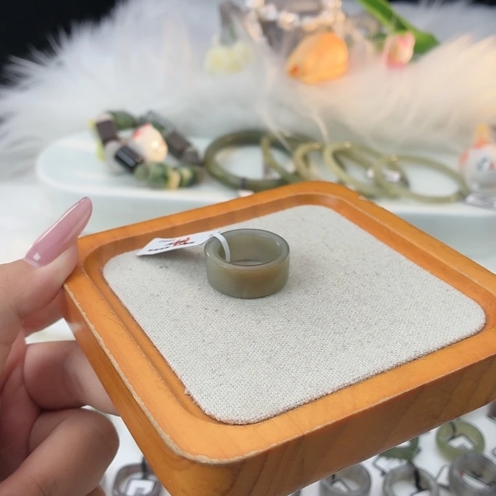 和田玉（糖玉）未镶嵌戒指t51一口糖直切直径18.1不退换