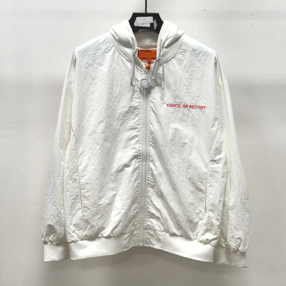 潮流时尚男士白色刺绣百搭舒适棒球服夹克