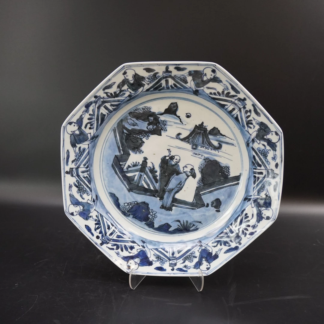 Lot.25110429明晚期青花婴戏高士图八方赏盘 对角长：约30.2cm