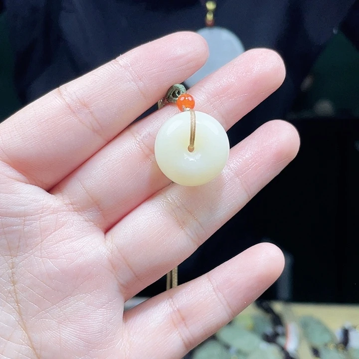 和田玉未镶嵌颈饰多样性发货发一件