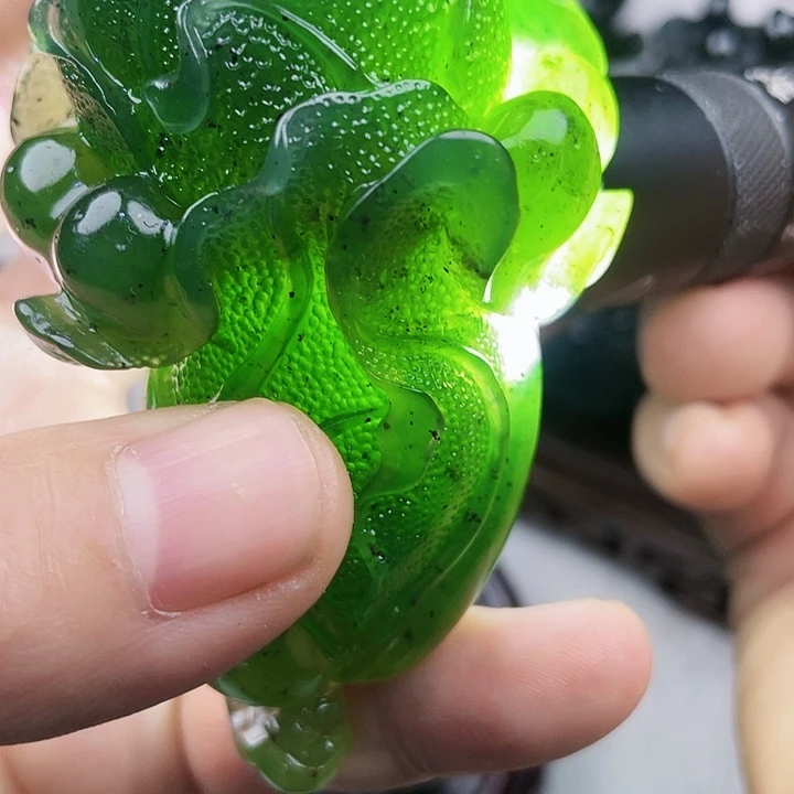 蛇纹石玉未镶嵌挂件