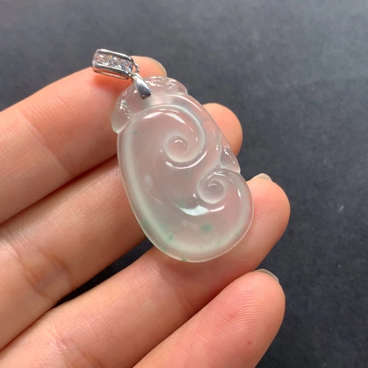 石英质玉未镶嵌颈饰