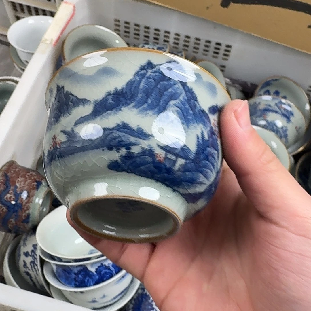 青花山水炉式杯微瑕