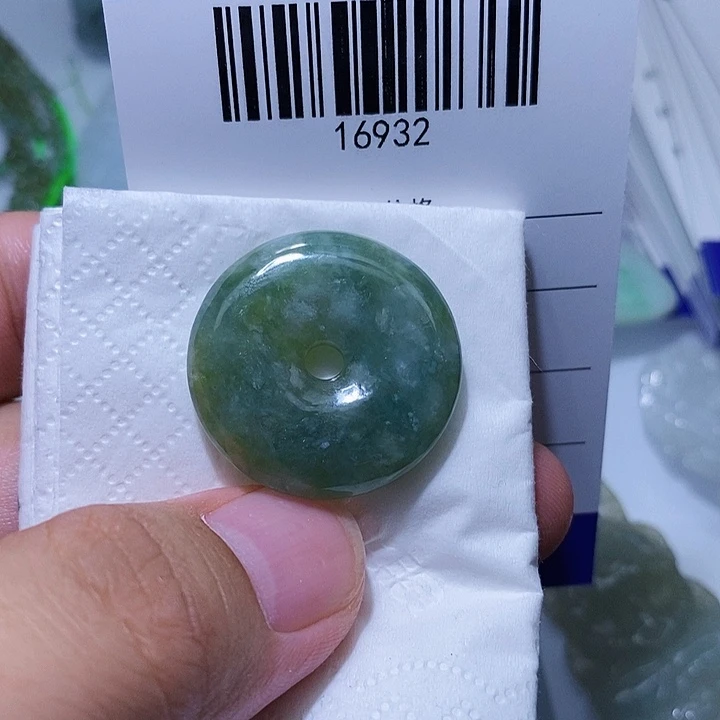 颈饰未镶嵌翡翠天光墟翡翠市场现金代购