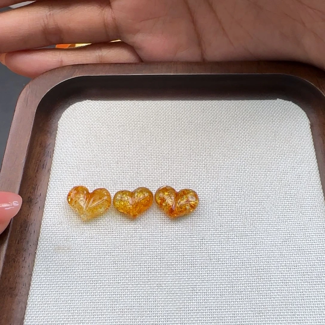 琥珀颈饰未镶嵌琥珀