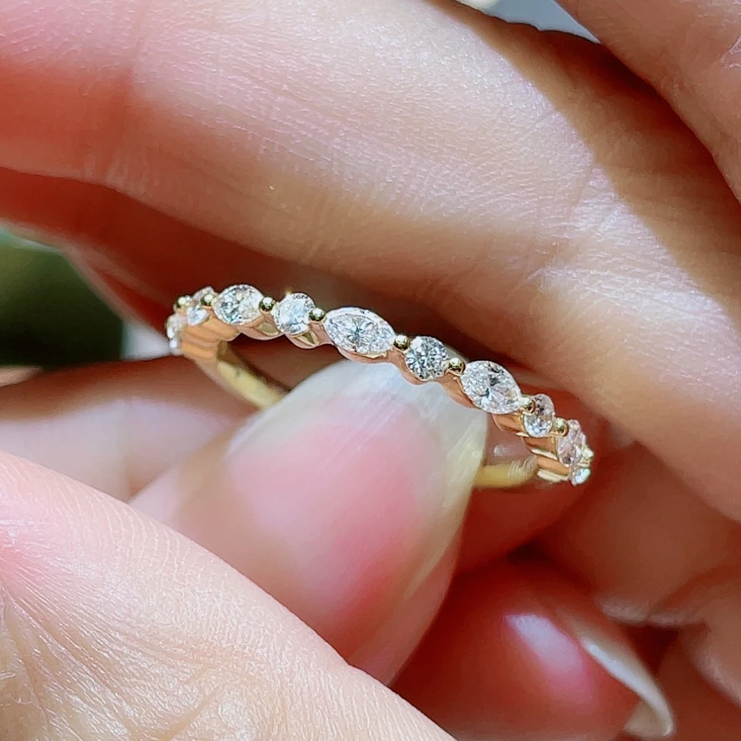 18K金镶嵌实验室培育钻石45分K黄辛德瑞拉排戒马眼+圆钻11-12号