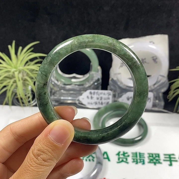 未镶嵌手镯翡翠107号。52.6圈
