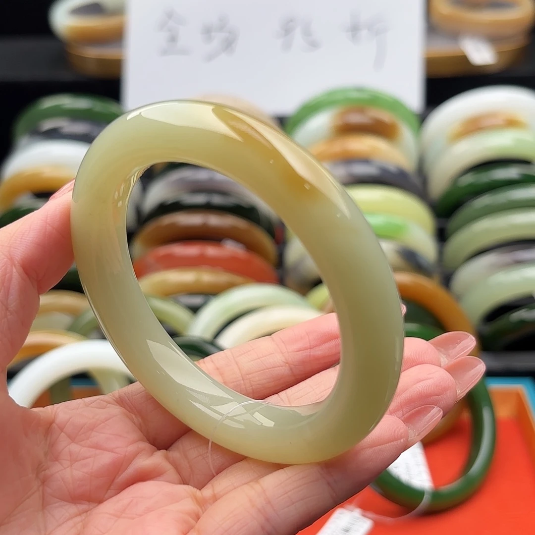 和田玉未镶嵌手镯且末金山一口浅黄糖57.5