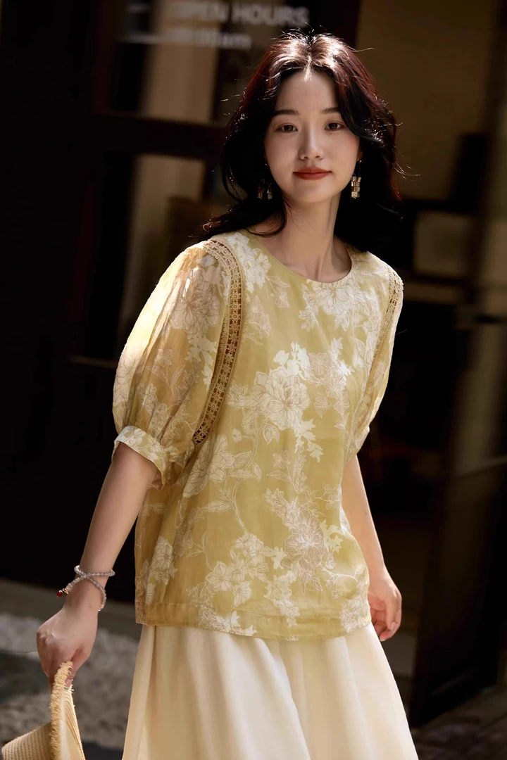 夏季新款圆领气质复古上衣时尚洋气减龄显瘦印花衬衫女