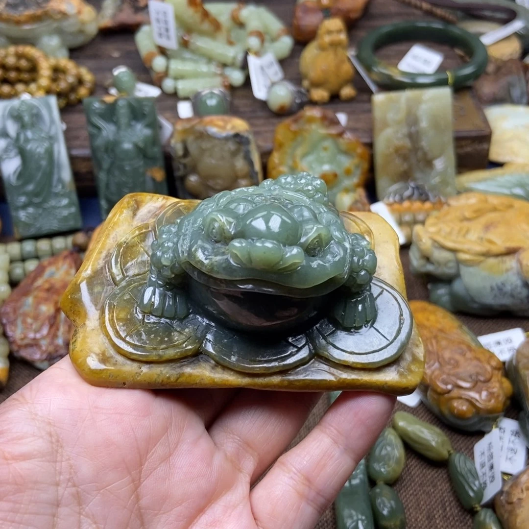 自***的未镶嵌岫岩河磨玉（透闪石质玉）珠宝奇石