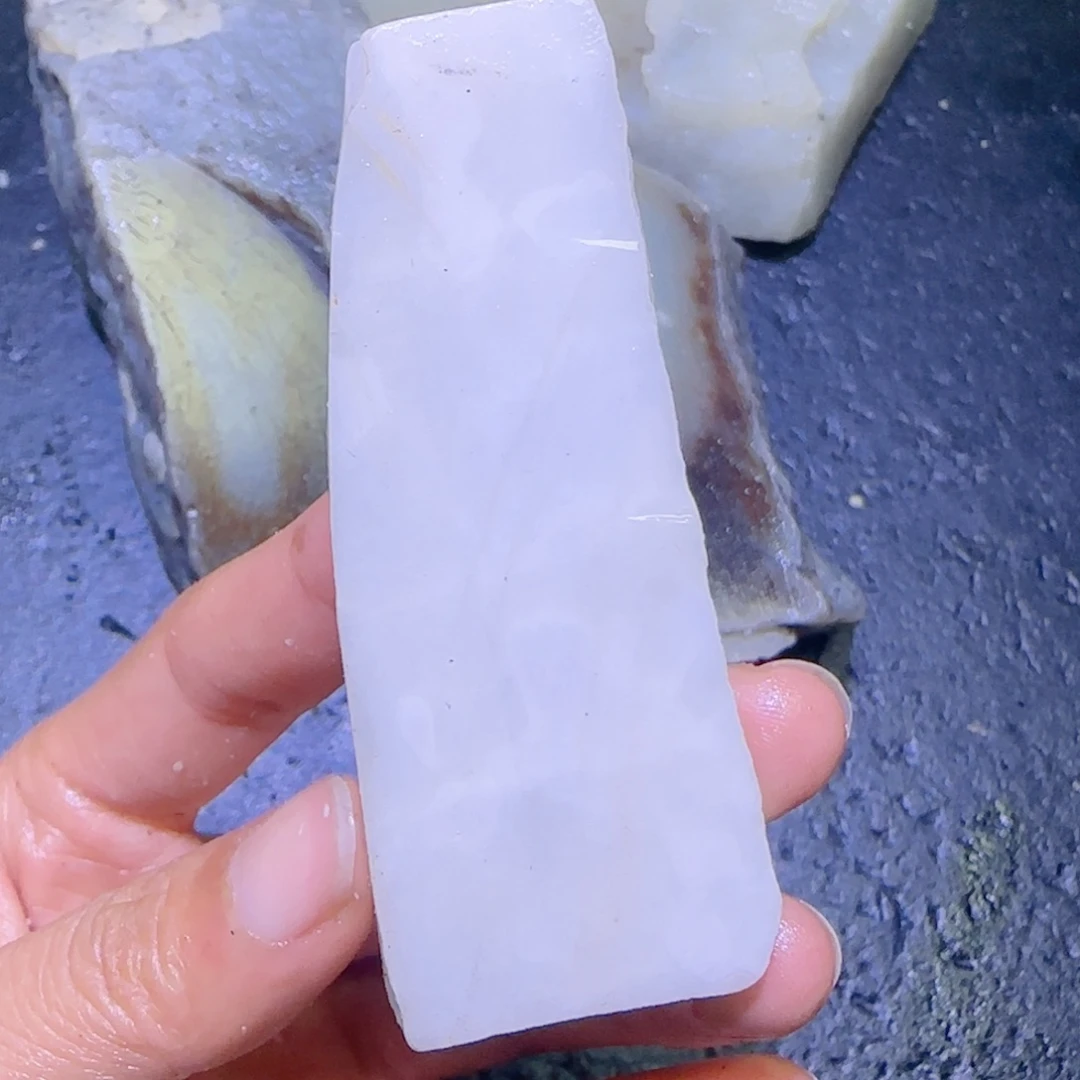 和田玉未镶嵌珠宝半成品