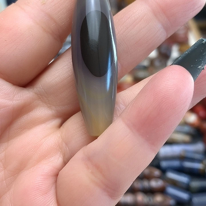 一***光玛瑙/玉髓未镶嵌颈饰