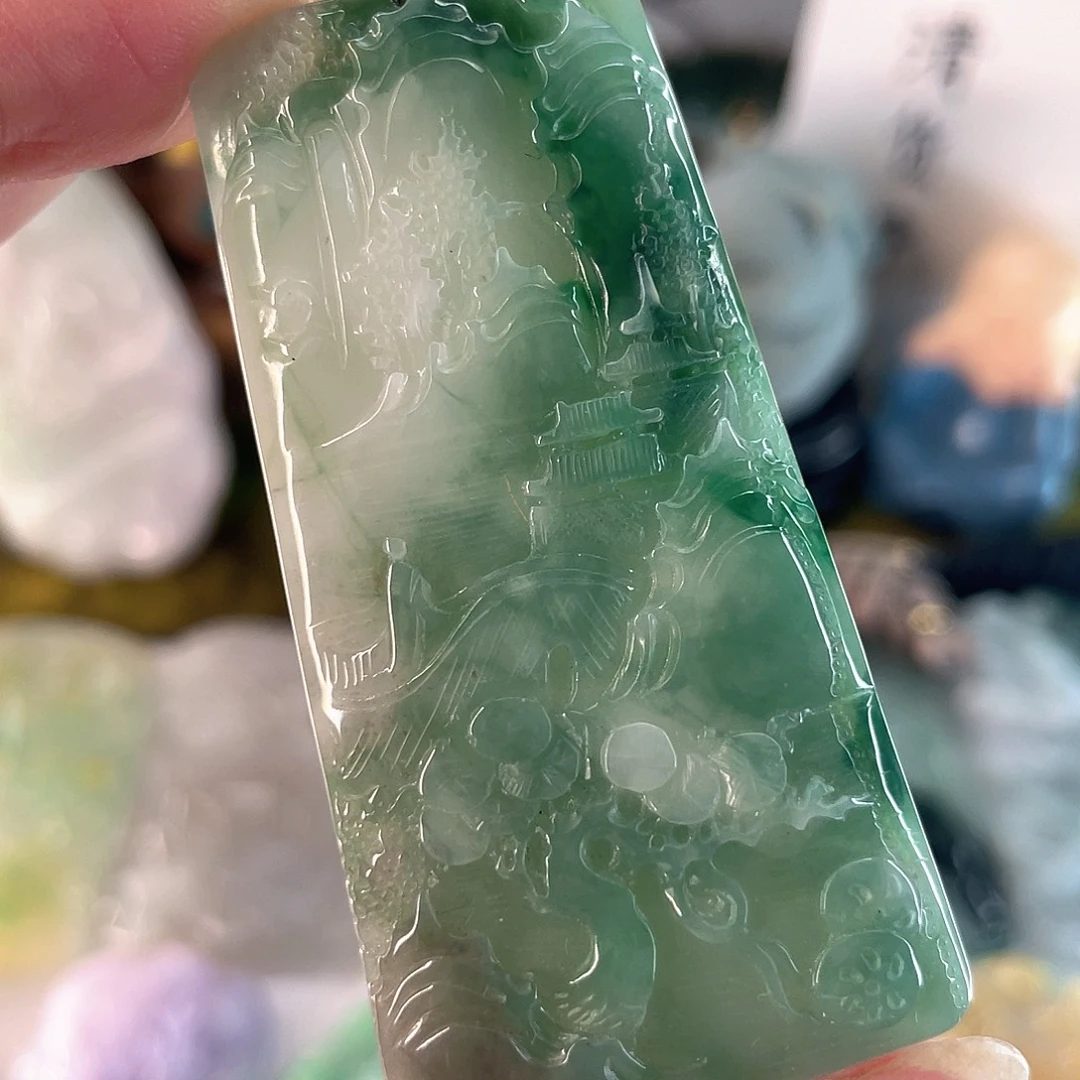 翡翠未镶嵌颈饰山水牌