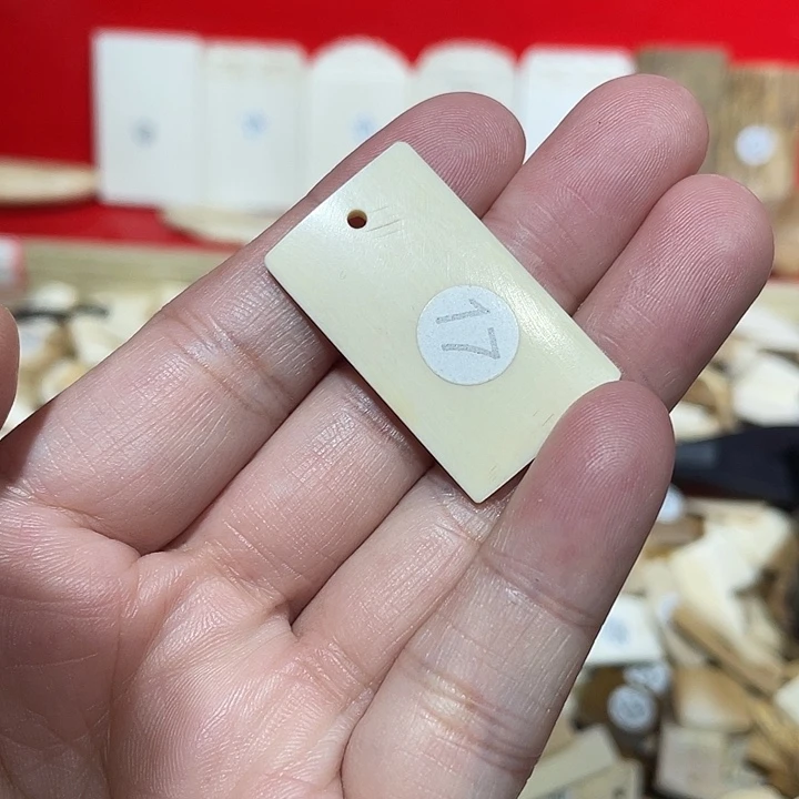 泥塑不打孔联系客服