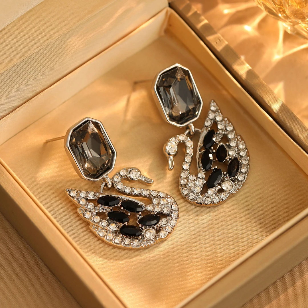 铜合金合成锆石耳饰 天鹅拼色原创设计法式镶钻耳环