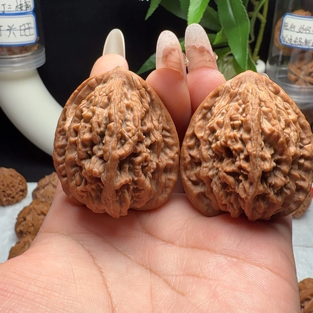 所***生文玩核桃把件全品麦虎40