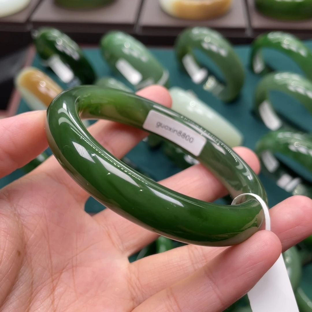 未镶嵌手镯和田玉（碧玉）
