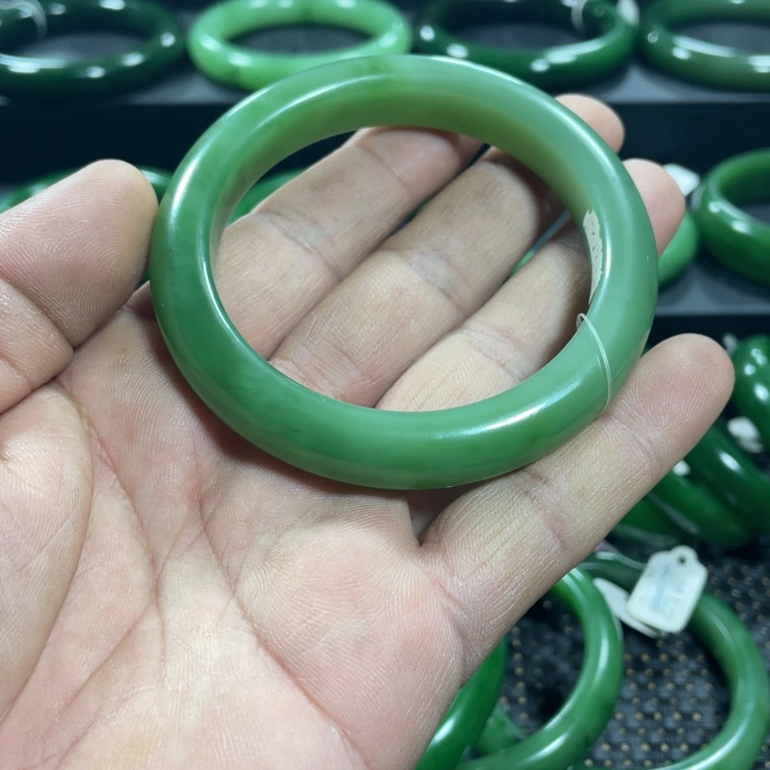 和田玉（碧玉）未镶嵌手镯