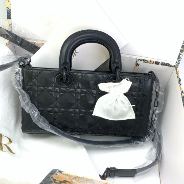 99新/迪奥/市场价40000/包包/250222MM0015