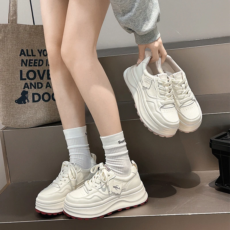 561百搭轻便EVA真皮小白鞋女2025春夏新款女鞋厚底系带运动休闲鞋