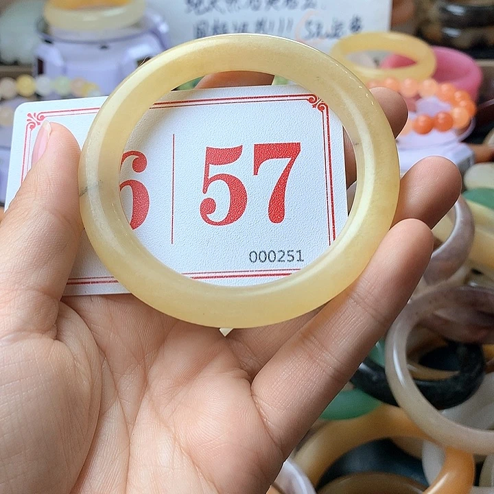 石英质玉（黄龙玉）未镶嵌手镯