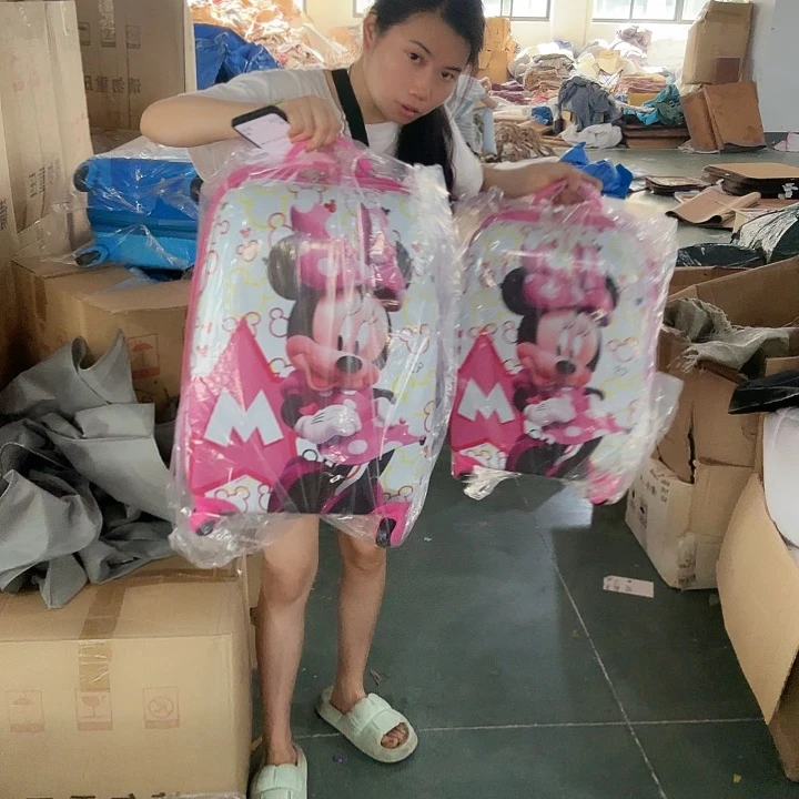 粉色妮妮款旅行箱