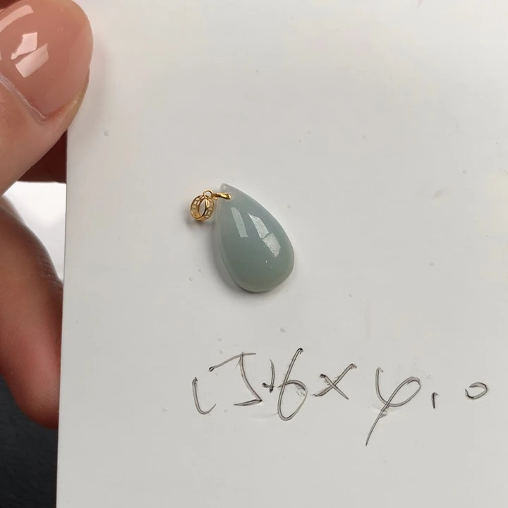 翡翠18K金镶嵌颈饰水滴