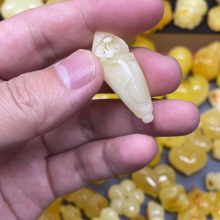 琥珀未镶嵌珠宝奇石