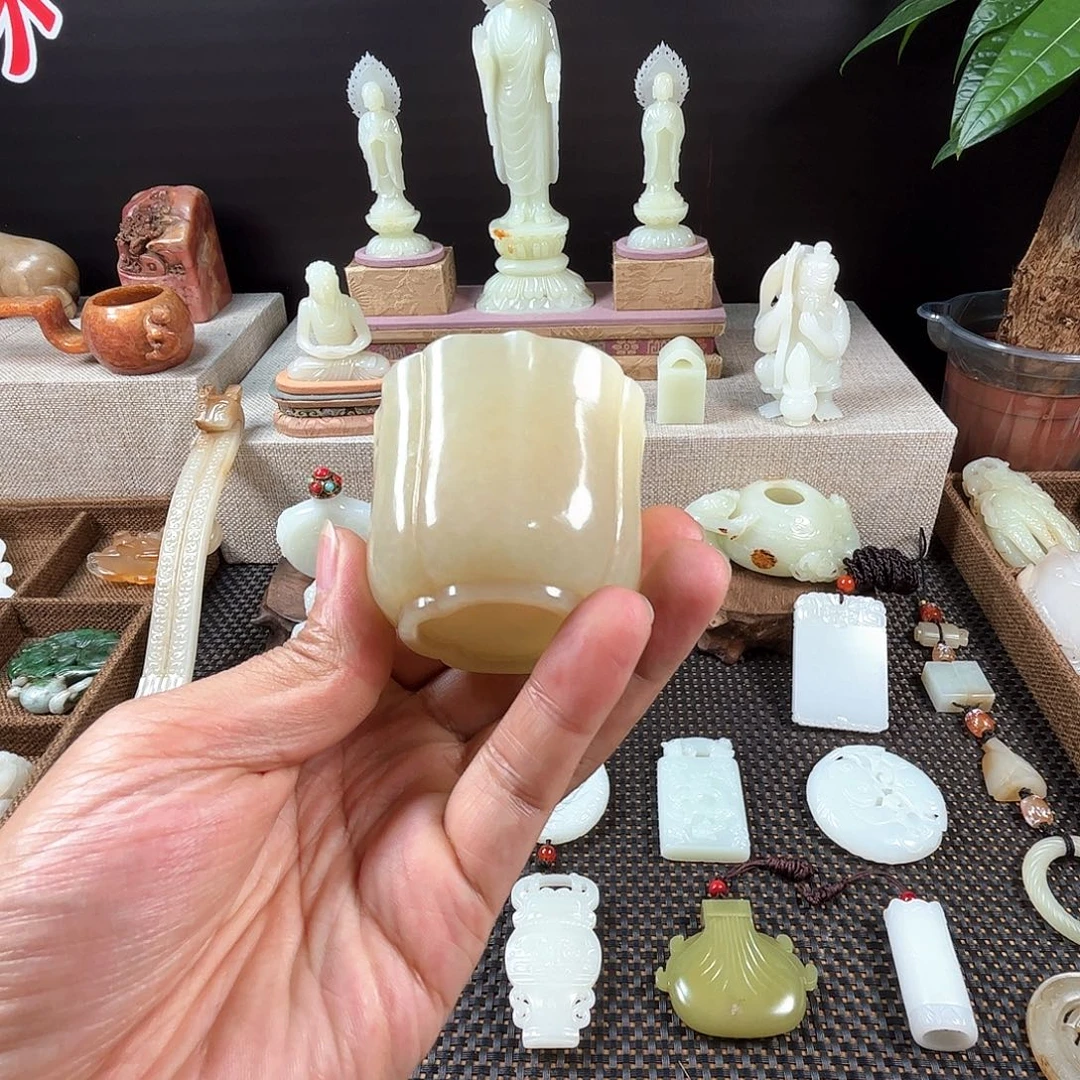 袁***勇和田玉未镶嵌挂件