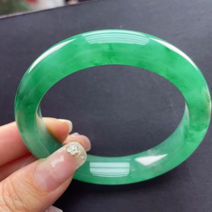 未镶嵌手镯石英质玉