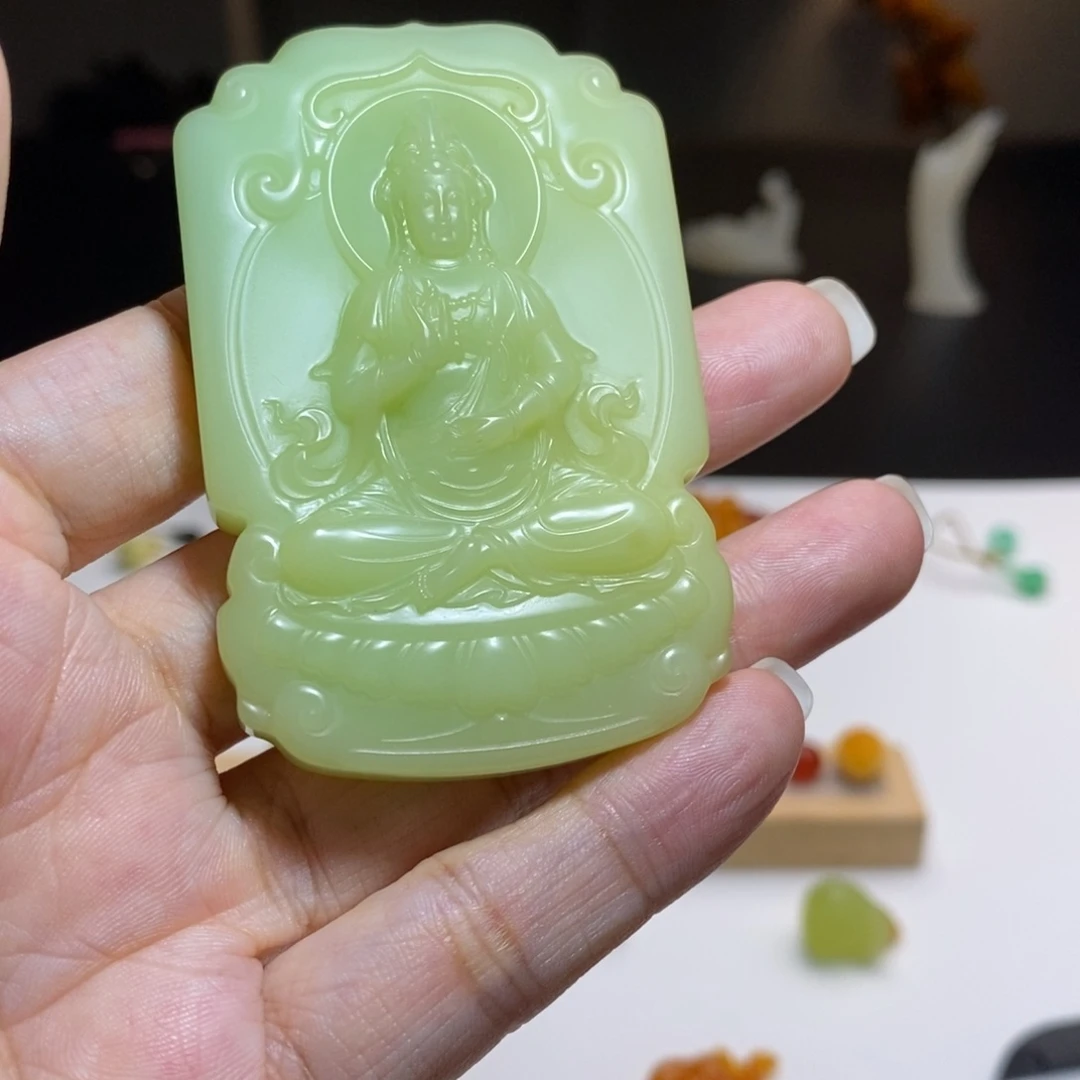 未镶嵌石英质玉（缅黄）珠宝奇石观音