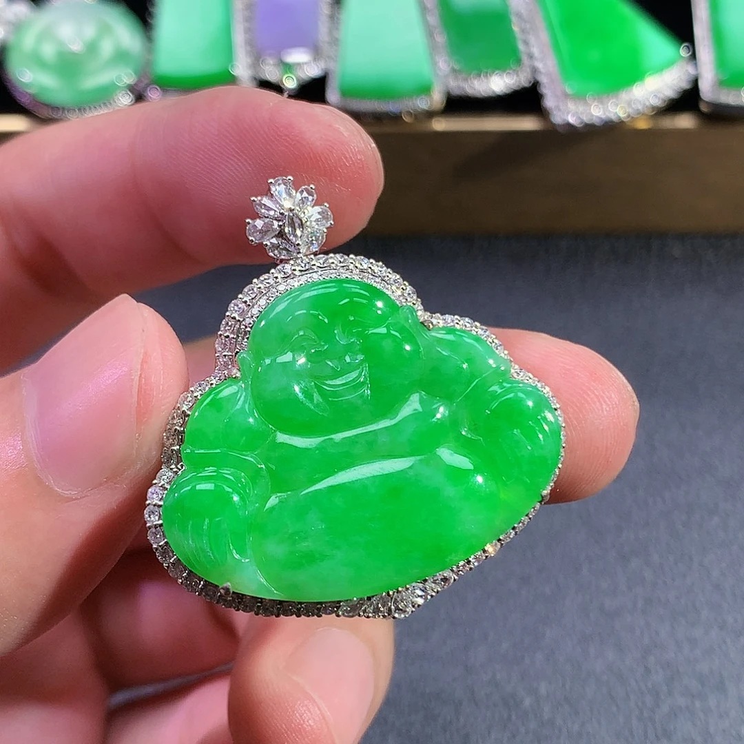 翡翠18K金镶嵌颈饰