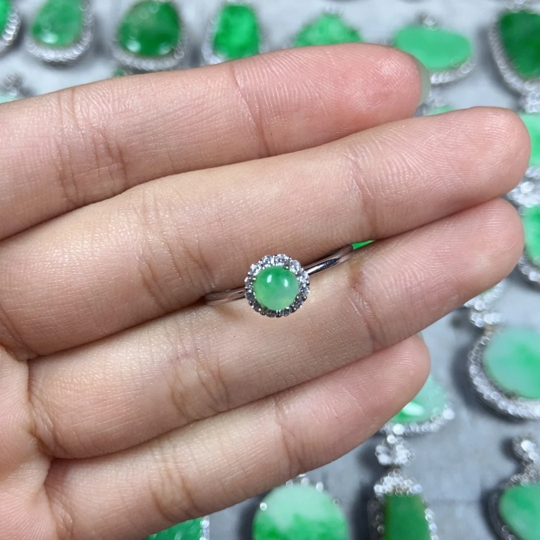 颈饰未镶嵌翡翠圆