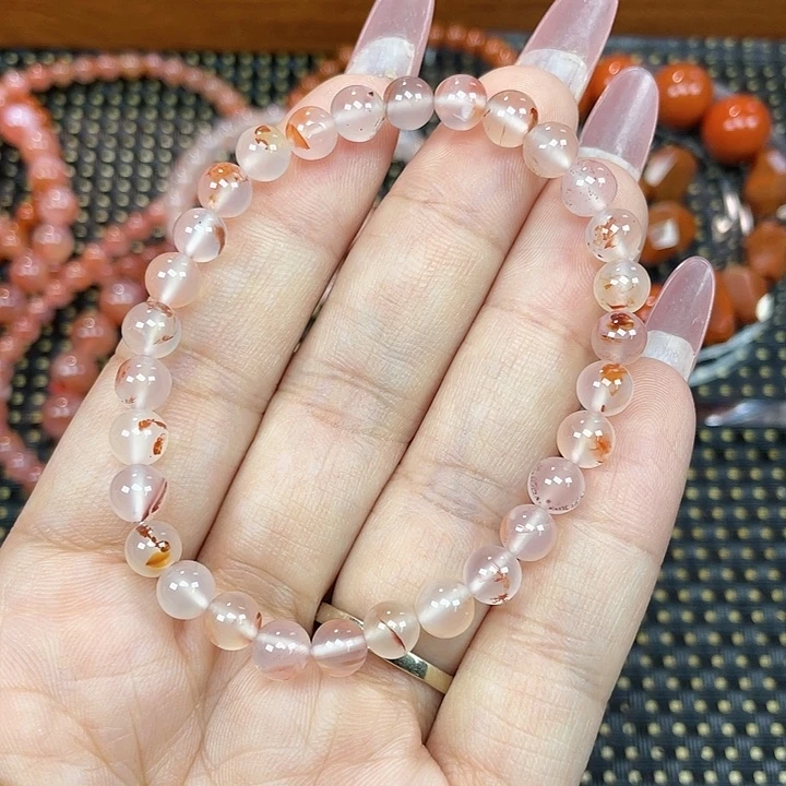 南红玛瑙未镶嵌颈饰飘花单圈