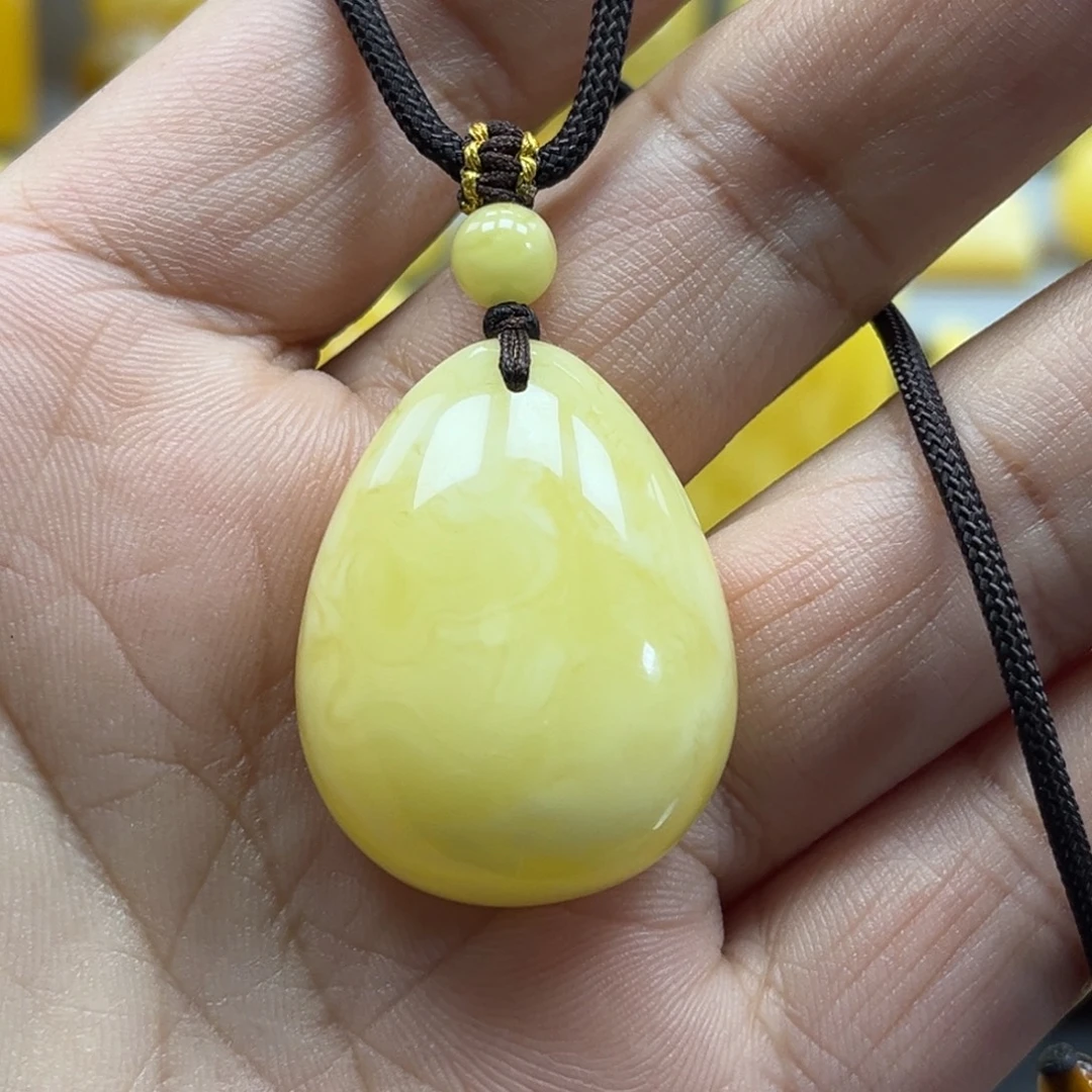 蜜蜡未镶嵌珠宝奇石