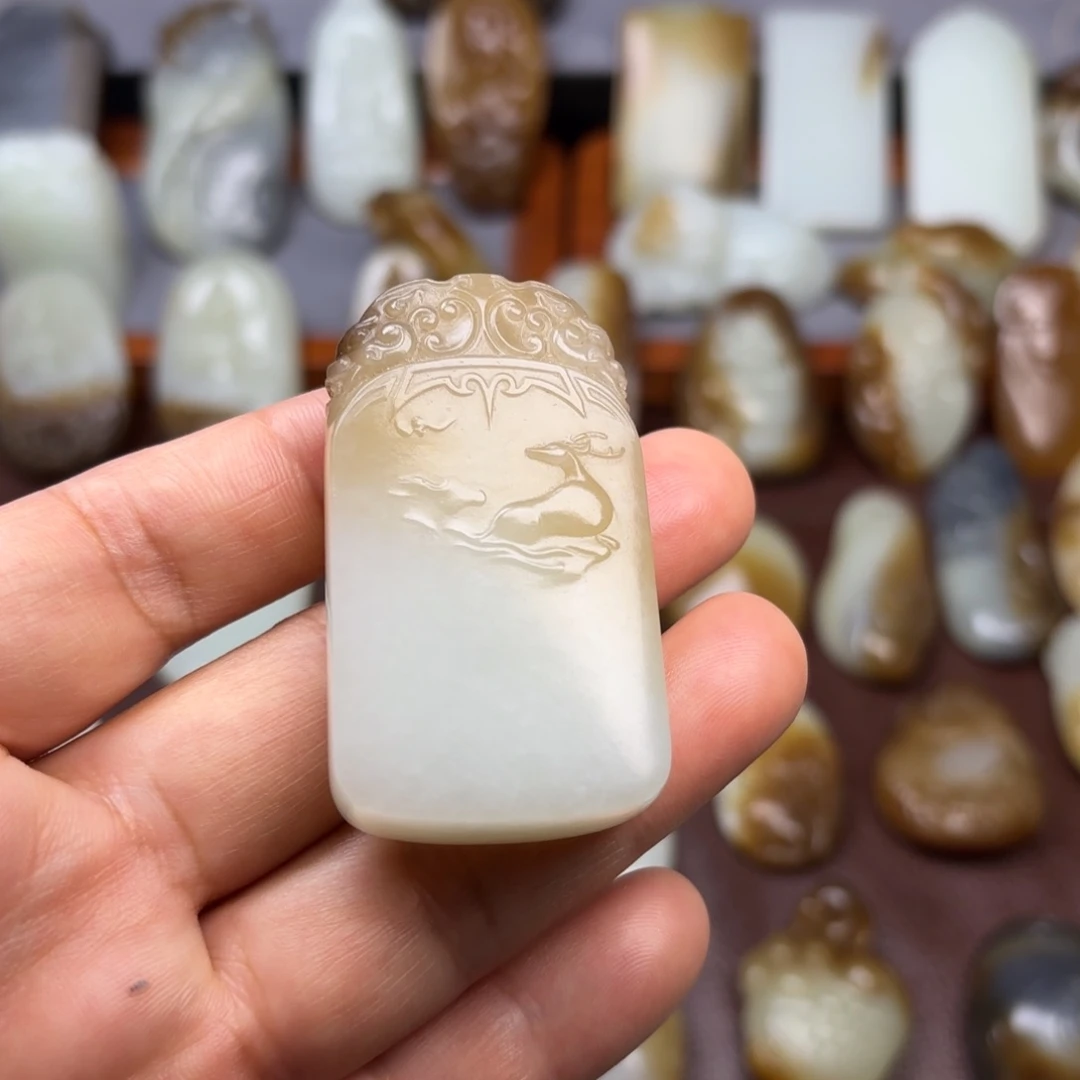 和田玉（糖玉）颈饰未镶嵌