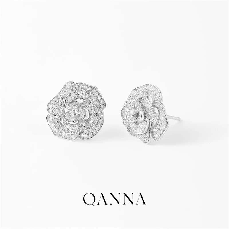 QANNA【鎏金玫瑰】【满钻山茶花】【1克拉密镶版】轻奢时尚钻石耳钉AF