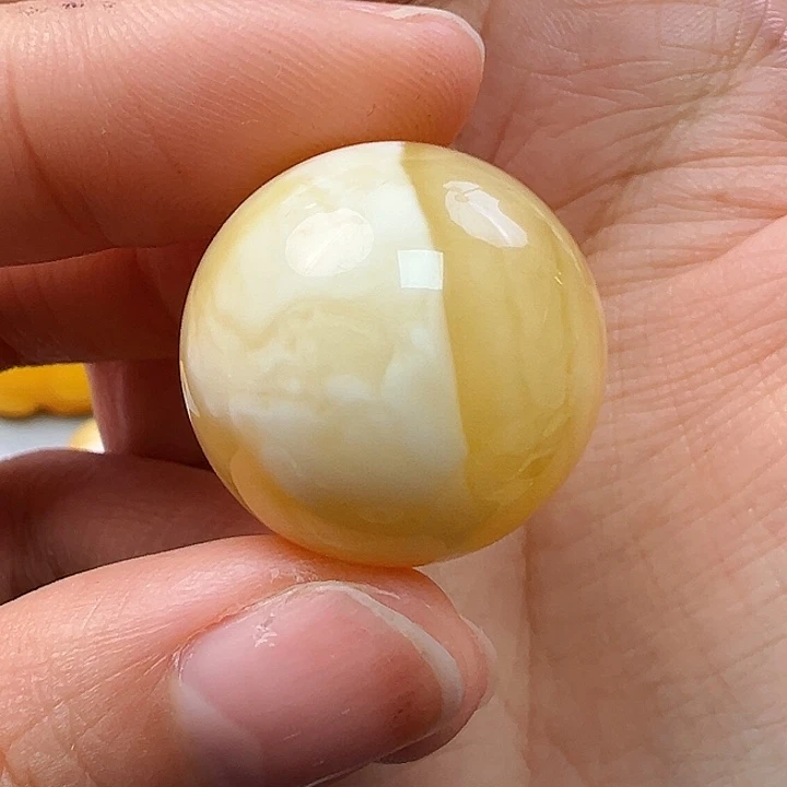 蜜蜡未镶嵌珠宝奇石