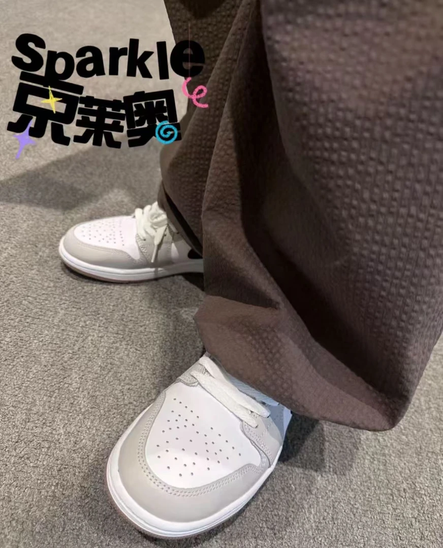 L【运费险】白色通用支撑女板鞋潮流情侣休闲鞋女鞋透气亮片轻质