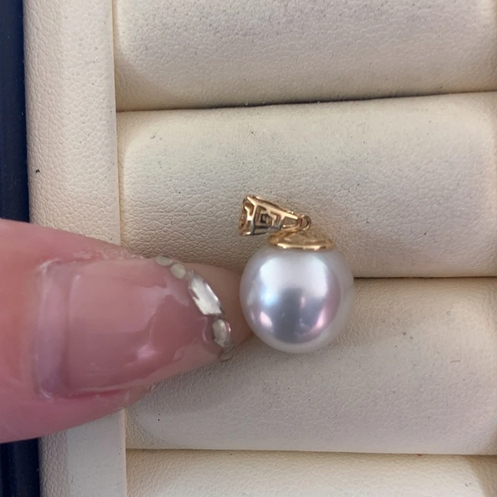 颈饰18K金镶嵌海水珍珠