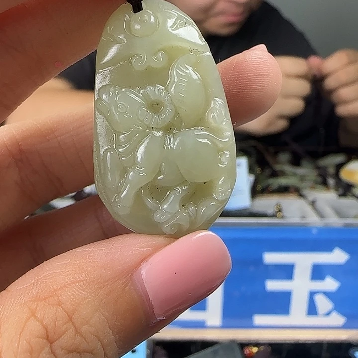 颈饰未镶嵌和田玉