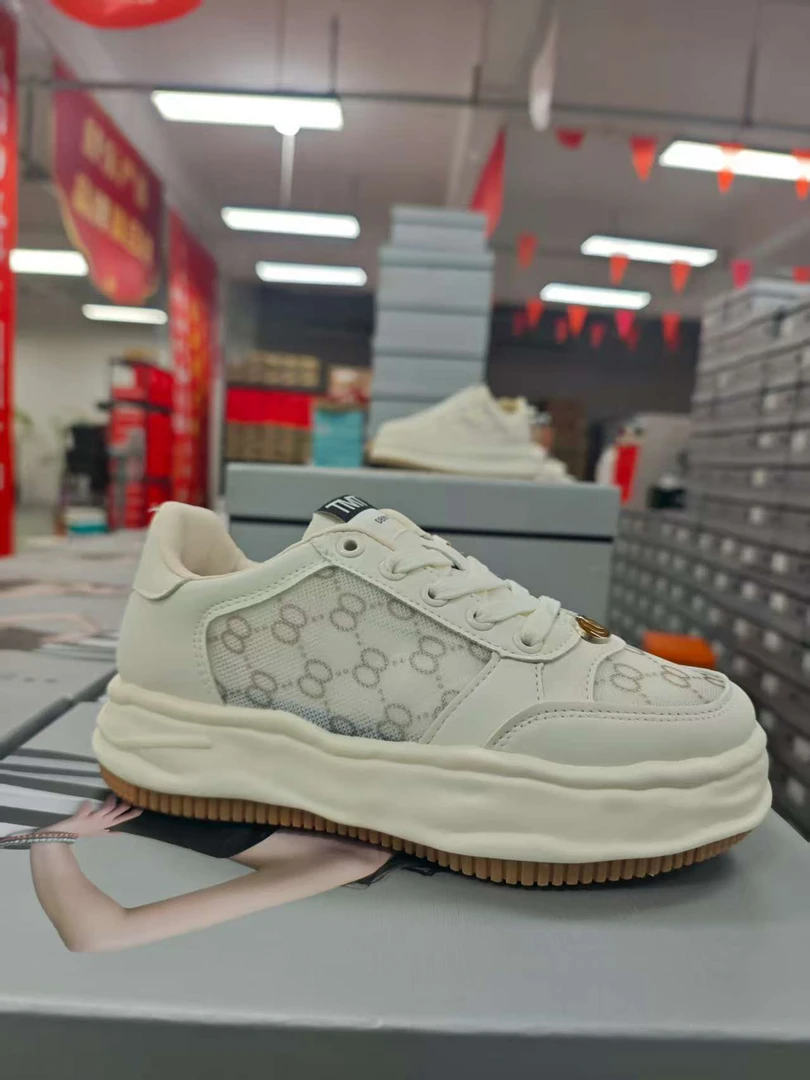 Z6809-女鞋2025春季新款爆款百搭厚底内增高休闲夏季网面透气板鞋