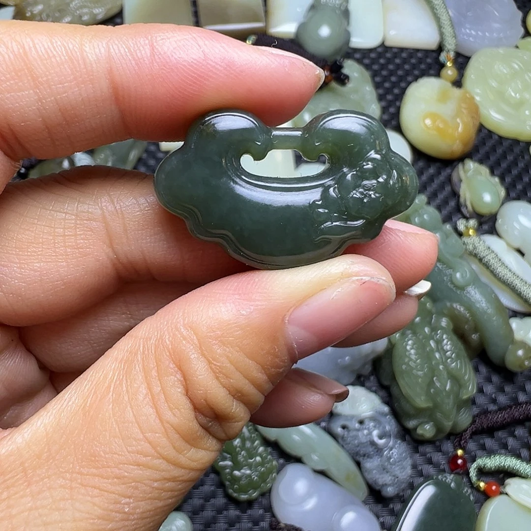 和田玉未镶嵌吊坠(不含链)