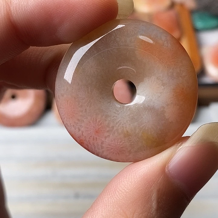 长***义硅化玉未镶嵌颈饰