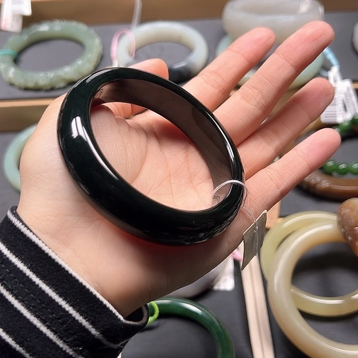 未镶嵌手镯和田玉（糖玉）