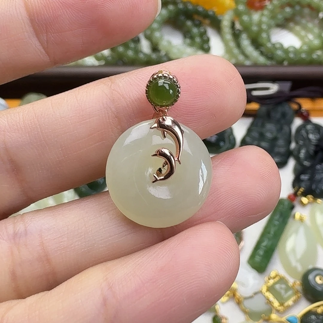 和田玉银S925镶嵌颈饰吊坠